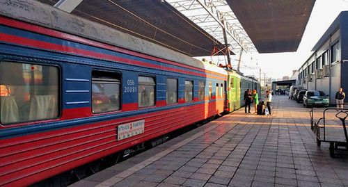 Train arriving at Yerevan station. Photo: CC BY-SA 2.0/Vicuna R https://www.flickr.com/photos/144510328@N03/