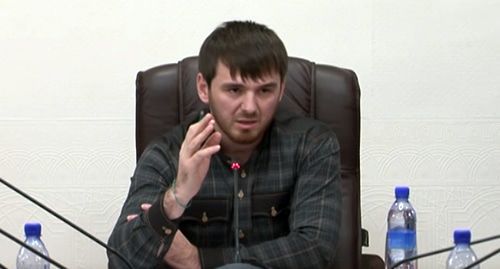Islam Kadyrov at a briefing. Screenshot of the video on the channel of the mayor of Grozny https://www.youtube.com/watch?v=s57bt97hYiM