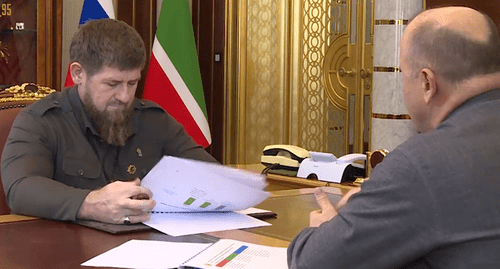 Taimaskhanov presents his report to Kadyrov. Screenshot of the video on Ramzan Kadyrov's page on VKontakte
https://vk.com/wall279938622_450357?reply=450448