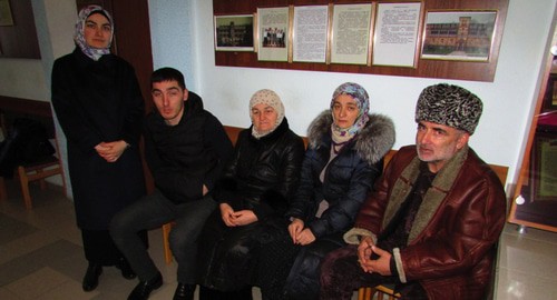Relatives of Rezvan Ozdoev in the court. Photo by Vyacheslav Yaschenko for the Caucasian Knot