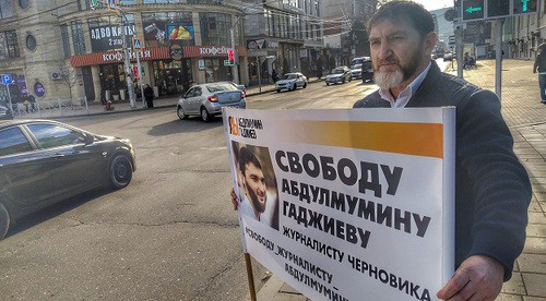 Makhachkala resident Murtazali takes part in a series of pickets for the first time. Photo by Ilyas Kapiev for the Caucasian Knot