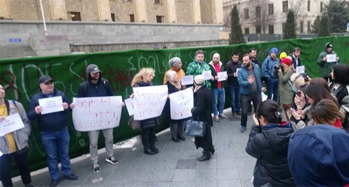 Participants of the rally in support of the journalists of the Adjara TV. Photo by Beslan Kmuzov for the "Caucasian Knot"