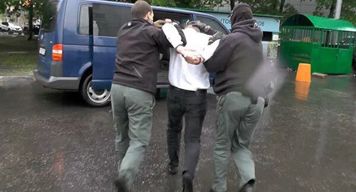 The detention of Giorgi Guev, a native of North Ossetia. May 2019. Screenshot of the video at the YouTube channel of the Investigative Committee of the Russian Federation https://www.youtube.com/watch?v=yYQEb5nf0Iw&amp;feature=youtu.be