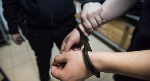 Handcuffs. © Photo by Yelena Sineok, Yuga.ru