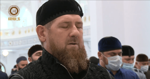 Ramzan Kadyrov at Friday's Juma-namaz (prayer) in Shali. June 5, 2020. Screenshot of the video https://vk.com/video279938622_456243200