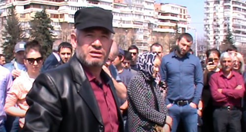 Residents of Nalchik at a protest action in support of the family of Khusei Makitov, the murdered taxi driver. Screenshot of the video by the "Caucasian Knot" https://www.youtube.com/watch?time_continue=61&amp;v=j_qsT8R21DU&amp;feature=emb_logo