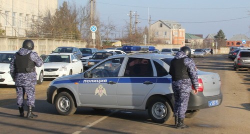 The police officers. Photo by the press service of the Russian National Antiterrorist Committee (NAC), http://nac.gov.ru/fotomaterialy@page=12.html#&amp;gid=1&amp;pid=2