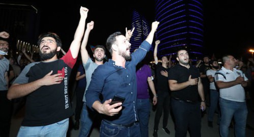 A spontaneous rally in support of the Azerbaijani army in Baku, July 14, 2020. Photo by Aziz Karimov for the Caucasian Knot