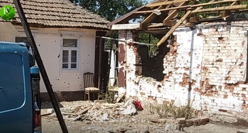 The house damaged during a counterterrorist operation. Screenshot of the video by the "Caucasian Knot"