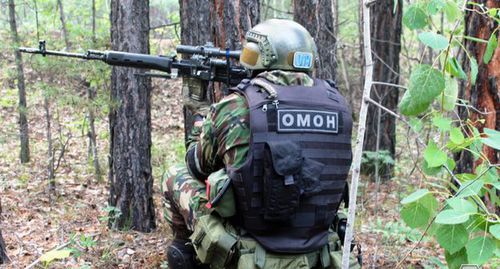 OMON agent. Photo: NAC press service, http://nac.gov.ru/antiterroristicheskie-ucheniya/antiterroristicheskie-ucheniya-v-respublike-0.html#&gid=1&pid=2