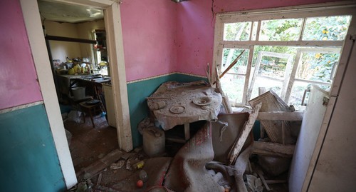 A home damaged during shelling attacks in the city of Terter. October 19, 2020. Photo by Aziz Karimov for the "Caucasian Knot"