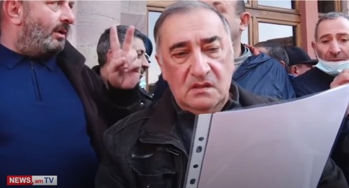 Conscripts' parents hold their protest in Yerevan. Screenshot: www.youtube.com/watch?v=NBBcvWjIZi4&feature=emb_logo