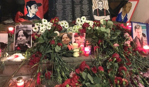 Flowers and candles at the venue of murder of lawyer Stanislav Markelov and journalist Anastasia Baburova. Moscow, January 19, 2021. Photo by Oleg Krasnov for the Caucasian Knot