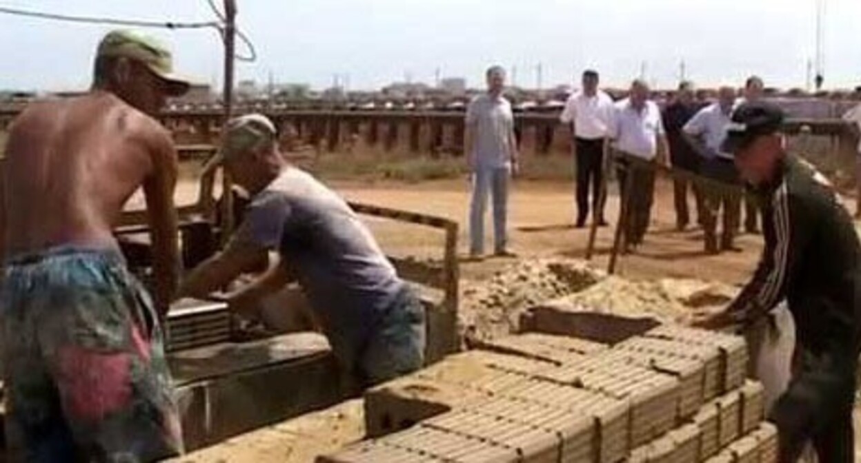 A brick factory located in the Dagestani city of Kaspiysk. Screenshot of a video https://www.youtube.com/watch?v=kl6i3j9p9Jc