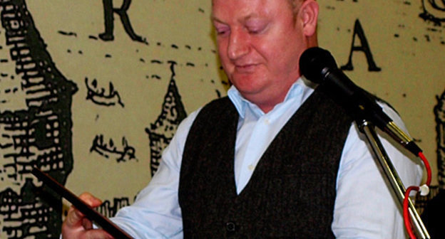 Israpil Shavkhalov, editor-in-chief of the "DOSh", received his 2010 "For Freedom of the Press" Prize. Istanbul, November 2. Photo by the "Caucasian Knot"