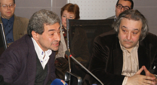 The participants of the roundtable held at the RIA "Novosti". Feb 18 2011. Foto by "Caucasian Knot".
