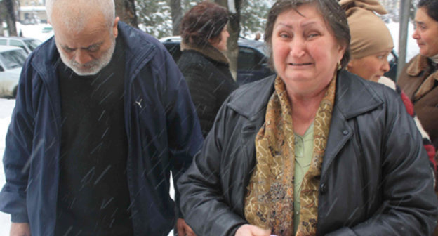 Yuri Khachirov, one of those released from Georgia prisons, and his wife Venera Tibilova during the exchange of prisoners. Ergneti, Feb 21 2011, 18:00. Photo: "Caucasian Knot".
