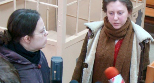Nadezhda Nizovkina and Tatiana Stetsura in the Sovietskiy District Court of Ulan-Ude,
January 19, 2011. Photo by Sergey Basaev for the "Caucasian Knot"