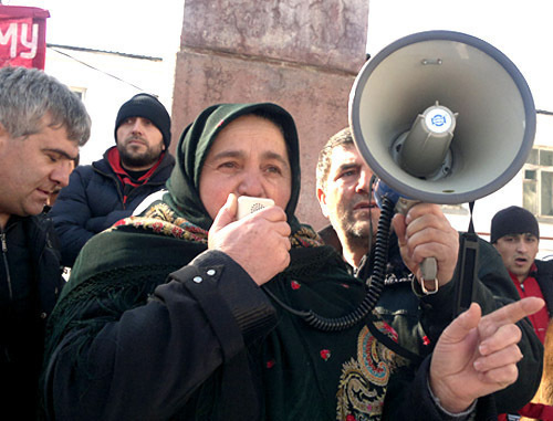 Rally "For Fair Elections" in the village of Khuchni, Tabasaran District; Ruziyat Nadirova is speaking; Dagestan, February 27, 2012. Photo by Patimat Makhmudova for the "Caucasian Knot"
