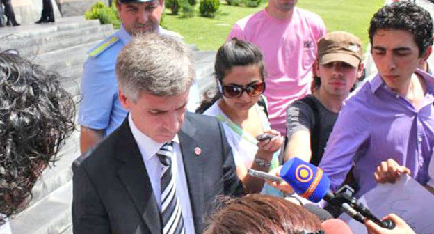 Protest against building the museum of Norwegian scientist Fridtjof Nansen in the park of the Nor Nork administrative district, Yerevan, June 27, 2012. Photo by Mariam Sukhudyan