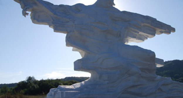 Monument to victims of Kolka Glacier descend, North Ossetia, Karmadon Gorge. Courtesy of the Office for Communications of the Administration of the Head and Government of North Ossetia-Alania, http://glava.rso-a.ru

 