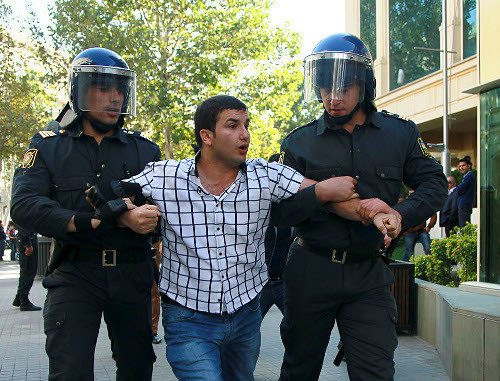 Azerbaijan, Baku, October 20, 2012, police detaining young protesters. Photo by Aziz Karimov for the &quot;Caucasian Knot&quot;
