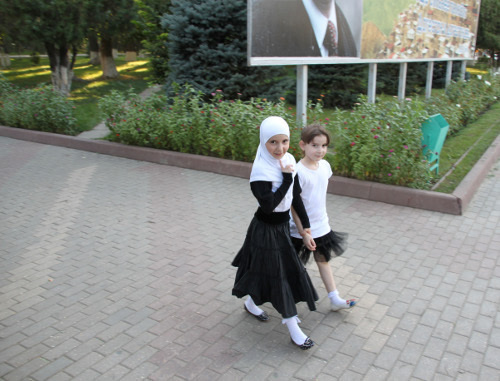 Young muslim girls. Photo by Akhmednabi Akhmednabiev for the "Caucasian Knot"