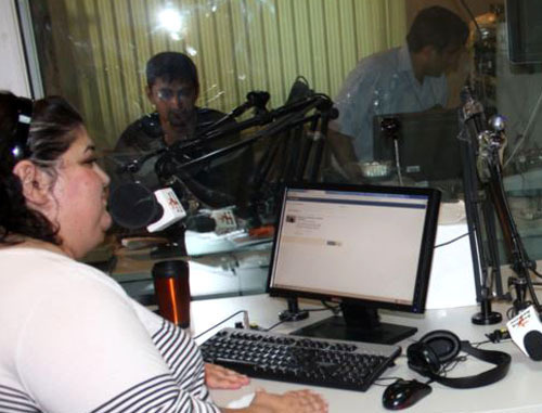 Khadidzha Ismailova at the Radio Liberty – Radio Free Europe live broadcasting for Azerbaijan. Photo by Turkhan Kerimov (RFE/RL). 