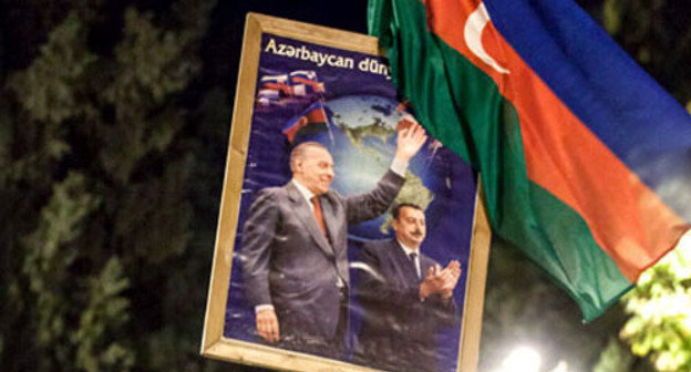 Poster of Ilham Aliev supporters. Baku, October 9, 2013. Photo by Aziz Karimov for the ‘Caucasian Knot’.  