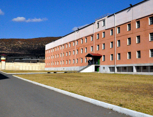 The building of Gldani Prison No. 8. Photo: http://dfwatch.net/