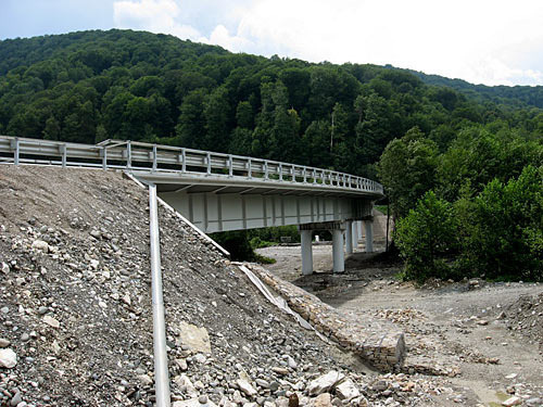 Temporary bridge No. 4, July 2009. Photo of the Ecological Watch for Northern Caucasus Temporary bridge No. 4, July 2009. Photo of the Ecological Watch for Northern Caucasus