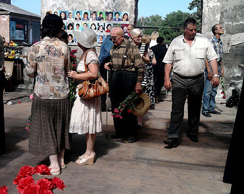 Beslan, school №1, September 1, 2009. Photo of "Caucasian Knot" Beslan, school №1, September 1, 2009. Photo of "Caucasian Knot"