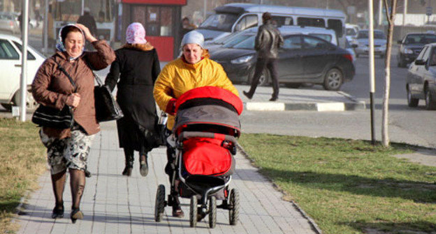 Residents of Grosny, Chechnya. March 2014. Photo provided by eyewitness. 