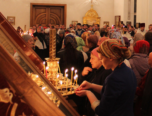 Easter vigil in the Saint George Cathedral in Vladikavkaz. April 19, 2014. Photo by Emma Marzoeva for the "Caucasian Knot"