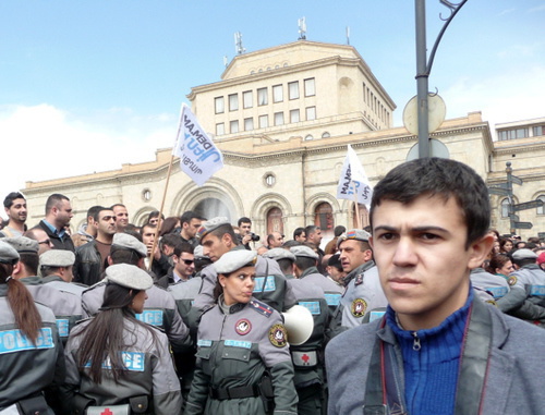 Rally against accumulative pension system organised by DEM.AM initiative. Yerevan, April 9, 2014. Photo by Armine Martirosyan for the ‘Caucasian Knot’.