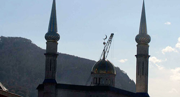 Karachaevo-Cherkesia, Mosque of Karachaevsk. Photo of  "Caucasian Knot"