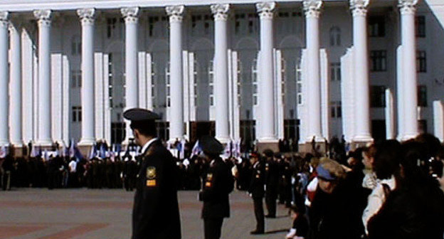 Nalchik, the public rally in memory of the law enforcement officials killed by terrorists on the 13th of October 2005. Photo by the "Caucasian Knot"