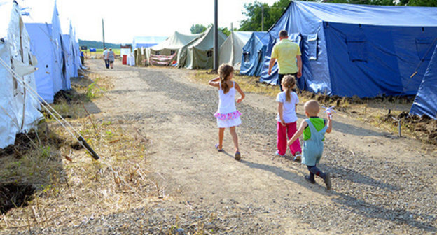 Ukranian refugees in the camp in Gukovo. July 2014. Photo by Oleg Pchelov for the ‘Caucasian Knot’. 
