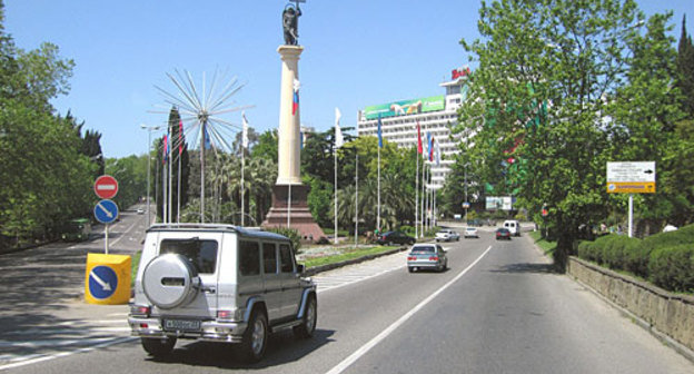 Sochi, Kurortny Avenue. Photo by www.nsmyslov.narod.ru Sochi, Kurortny Avenue. Photo by www.nsmyslov.narod.ru