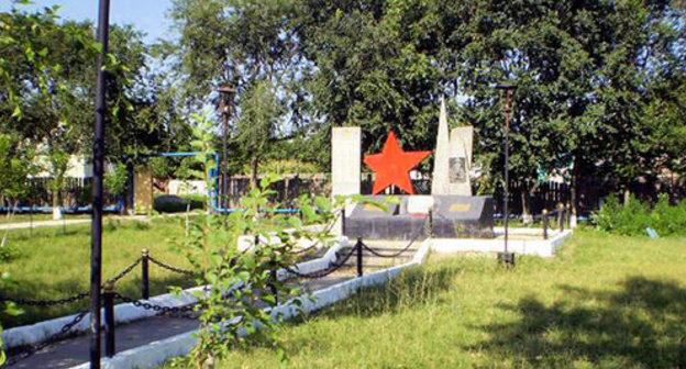 World War II Memorial in the village of Bayram. Photo by Iman Bayaliev, http://odnoselchane.ru/images/photogallery/cache/wm_1187_20110108_1.jpg