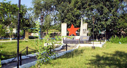 World War II Memorial in the village of Bayram. Photo by Iman Bayaliev, http://odnoselchane.ru/images/photogallery/cache/wm_1187_20110108_1.jpg