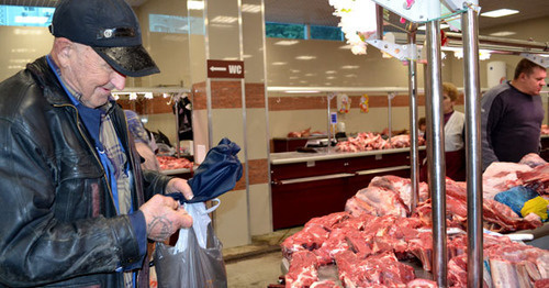 Food market, Sochi, January 4, 2015. Photo by Svetlana Kravchenko for the ‘Caucasian Knot’. 