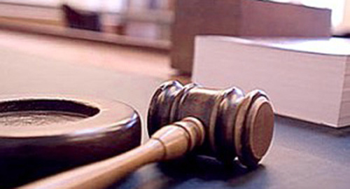 Gavel. Photo:  http://07kbr.ru/wp-content/uploads/verxovnyj-sud-kbr-rassmotrit-delo-predstavitelya-banditskogo-podpolya-300x226.jpg