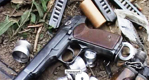 Material evidence gathered in the course of a counterterrorism operation. Photo: http://nac.gov.ru/nakmessage/2014/10/07/v-dagestane-predotvrashchen-terakt-kotoryi-gotovili-bandity.html