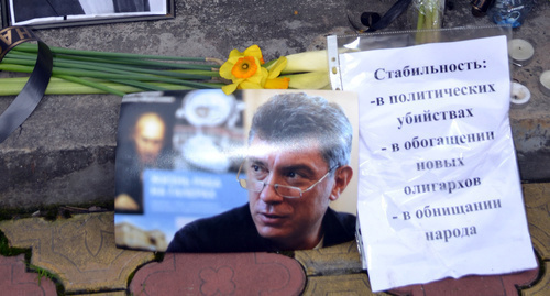 Nine days after Boris Nemtsov's murder near the monument to the victims of political repression in Sochi. Photo by Svetlana Kravchenko for the "Caucasian Knot"