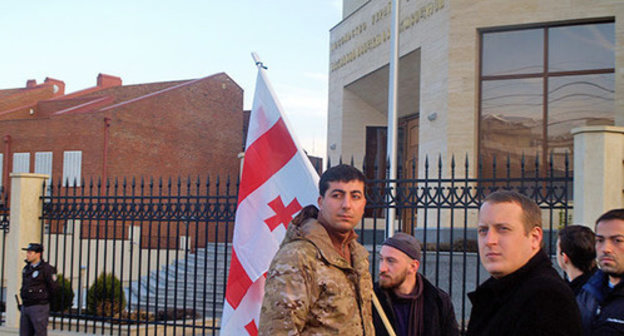 Parnavaz Chkadua (to the left) at the mourning ceremony in memory of the victims near Volnovakha. Tbilisi, January 14, 2015. Photo by Beslan Kmuzov for the "Caucasian Knot"