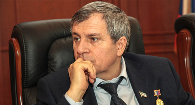 Chairman of the Chechen Parliament Dukuvakha Abdurakhmanov. Photo: press-service of the Parliament of Chechnya, http://www.parlamentchr.ru/press-centre/fotoreportazhi/1711-2014-167