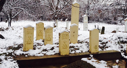 Muslim Cemetery. Photo by Akhmed Albebirov for the "Caucasian Knot"