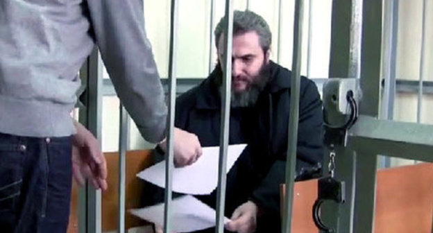 Boris Stomakhin in the courtroom. Screenshot of a video by the user sevikazia http://www.youtube.com/"
