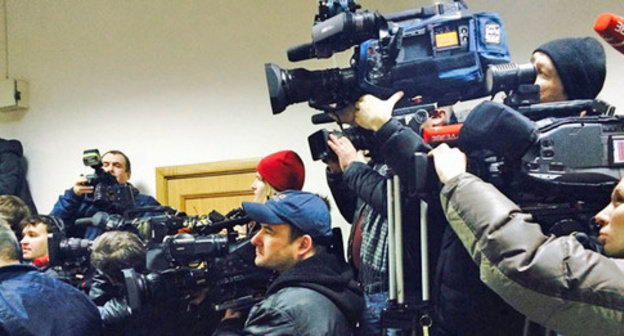 Mass media representatives in the hall of the Basmanny District Court of Moscow, March 8, 2015. Photo by the ‘Caucasian Knot’ correspondent.  